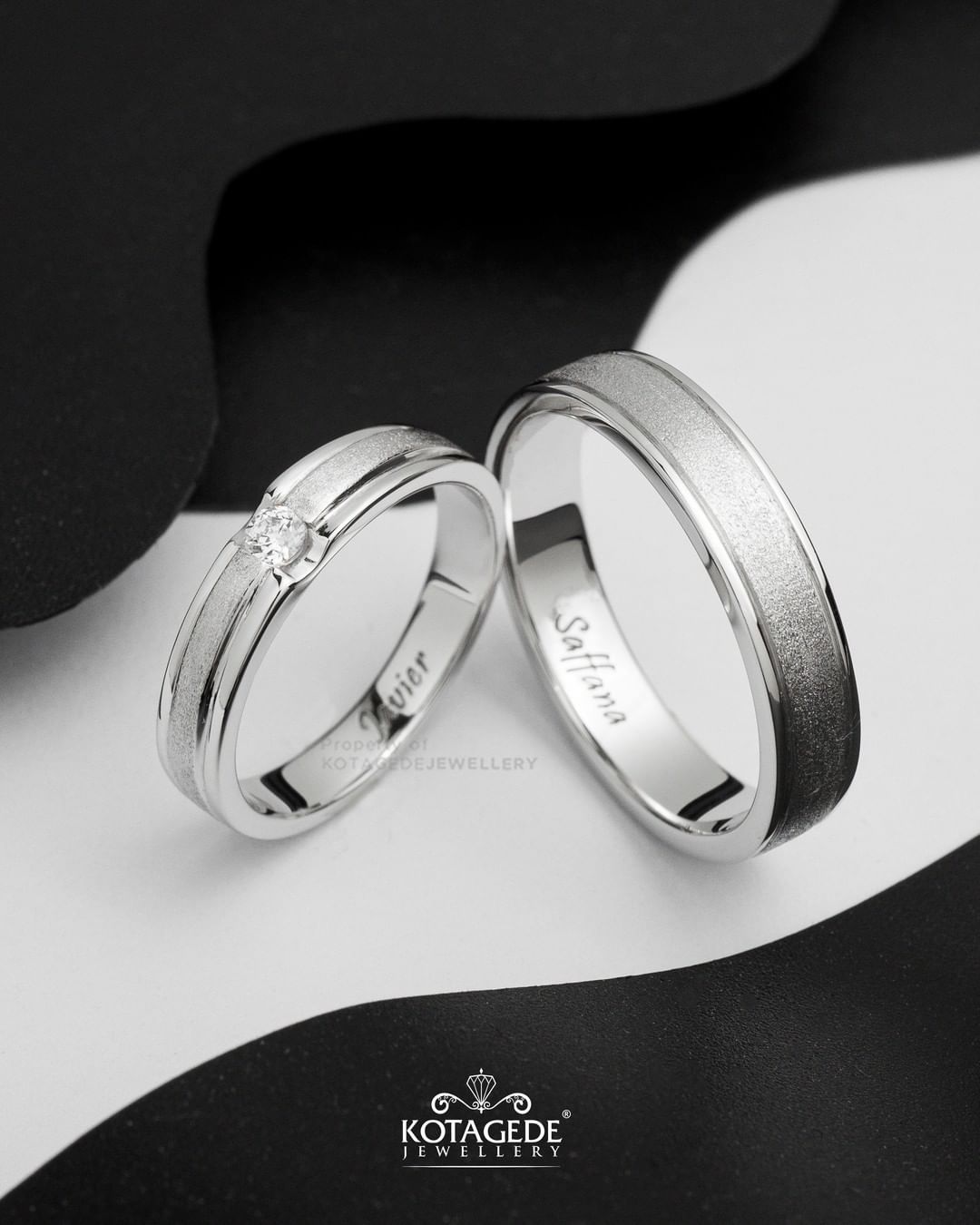 Cincin Kawin Tunangan Platidium Emas Putih Simple Doff Glossy List PTD0689WG