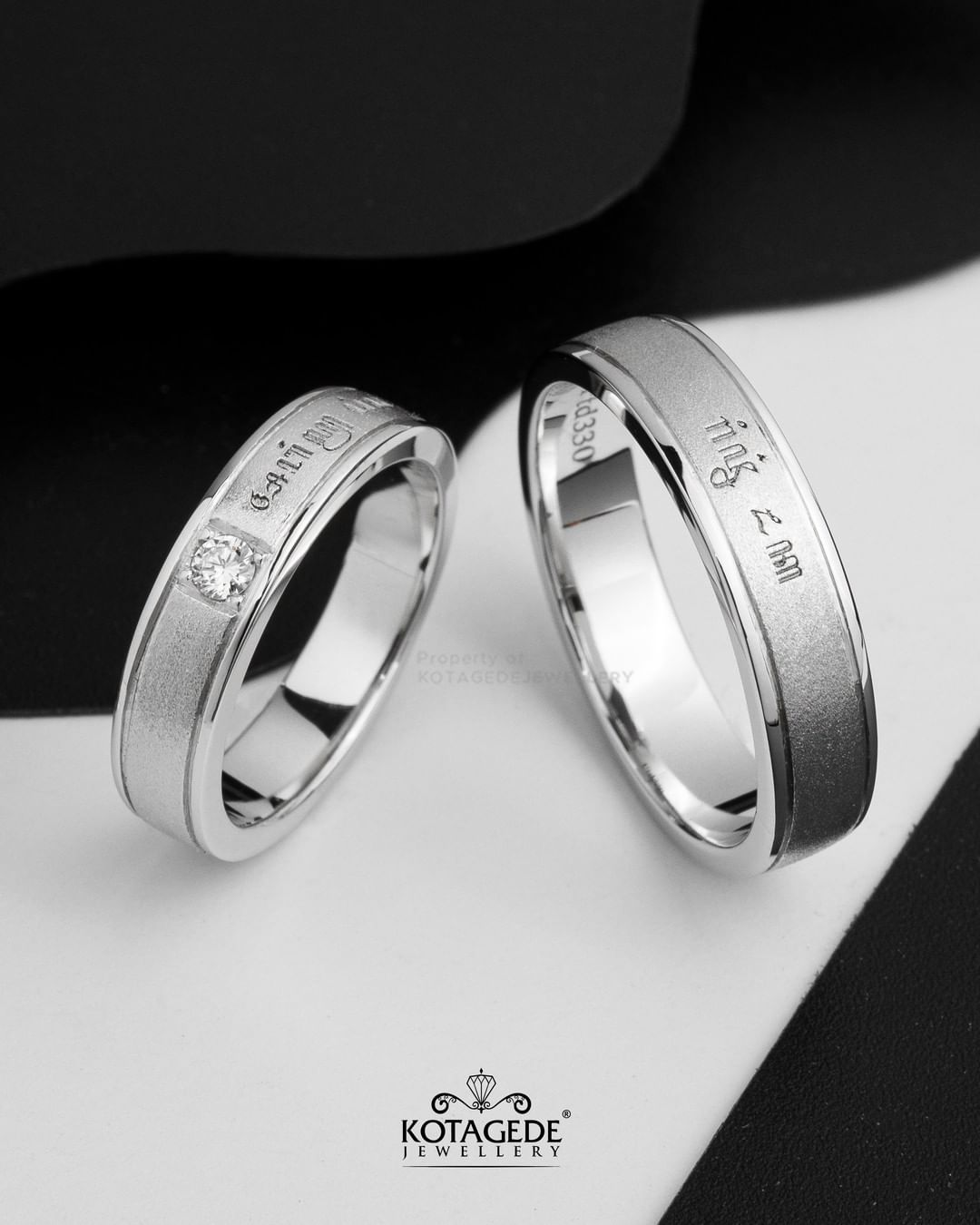 Cincin Kawin Tunangan Platidium Couple Laser Nama Aksara Jawa PTD0734PTD